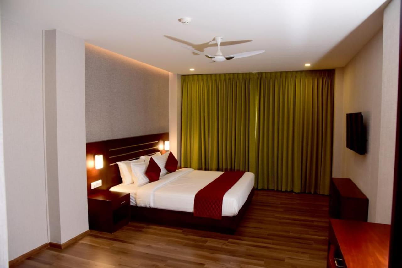 Hotel Emerald Palace Kottiyam Εξωτερικό φωτογραφία
