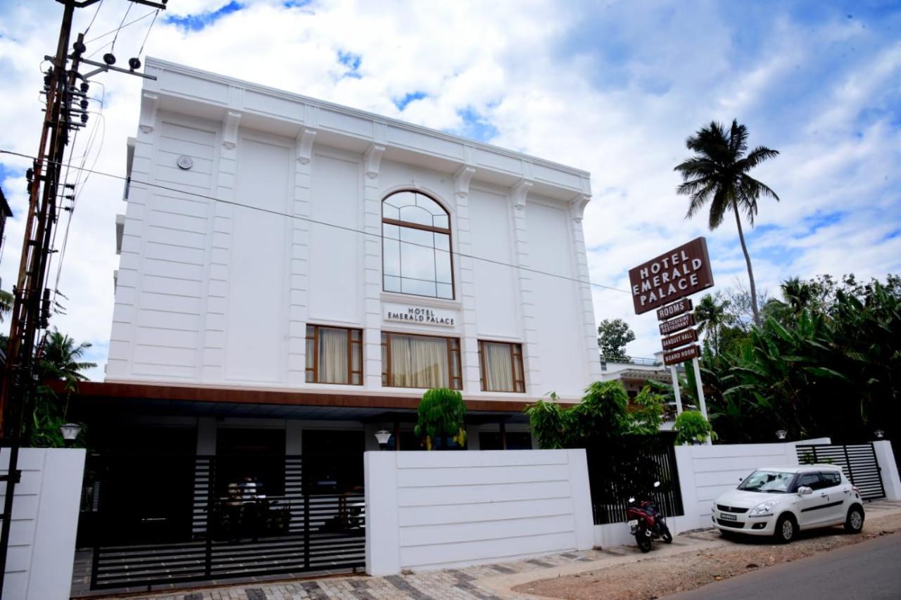 Hotel Emerald Palace Kottiyam Εξωτερικό φωτογραφία
